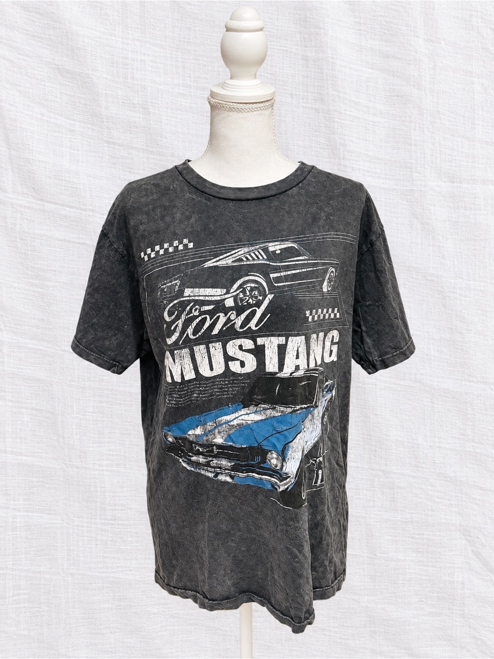 Ford Mustang Men’s Small Mineral Wash Graphic T-Shirt Distressed Retro Car Tee